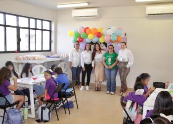 REALIZAN DONACIÓN EN APOYO A MUJERES INDÍGENAS ARTESANAS EN CABO SAN LUCAS