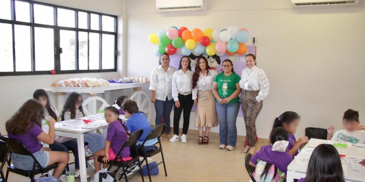 REALIZAN DONACIÓN EN APOYO A MUJERES INDÍGENAS ARTESANAS EN CABO SAN LUCAS