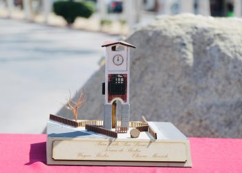 COLOCAN PRIMERA PIEDRA DEL RELOJ MONUMENTAL EN CABO SAN LUCAS PROMOVIDO POR EL TORNEO BISBEE’S
