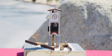 COLOCAN PRIMERA PIEDRA DEL RELOJ MONUMENTAL EN CABO SAN LUCAS PROMOVIDO POR EL TORNEO BISBEE’S