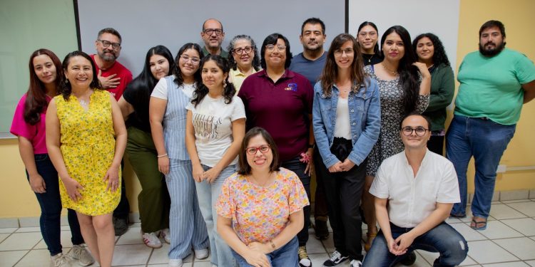 REVISTA PANORAMA DE LA UABCS CELEBRA 3 AÑOS CON LA COMUNIDAD UNIVERSITARIA