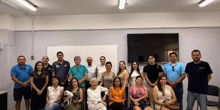 CAPACITAN A INSTRUCTORES CULTURALES DE LA UABCS