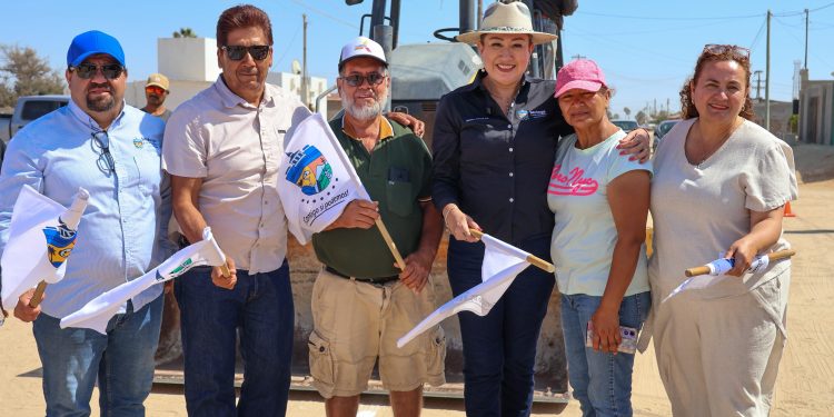 EDITH AGUILAR ENCABEZA ARRANQUES DE OBRA Y AUDIENCIAS PÚBLICAS EN GUERRERO NEGRO