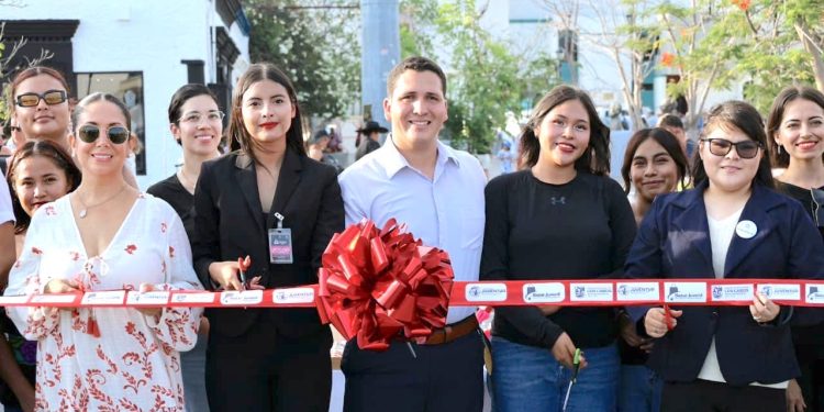 SEGUNDA EDICIÓN DEL BAZAR JUVENIL LOS CABOS : UN ESPACIO DEDICADO AL TALENTO LOCAL