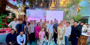 ENTREGAN DIPLOMAS Y CERTIFICADOS A EGRESADOS DE LA UNIVERSIDADY PREPARATORIA DE LOS CABOS