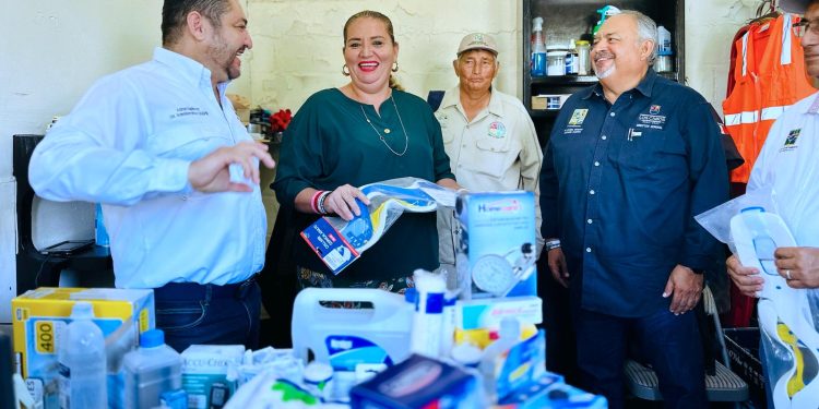 ENTREGAN DIPLOMAS Y CERTIFICADOS A EGRESADOS DE LA UNIVERSIDADY PREPARATORIA DE LOS CABOS