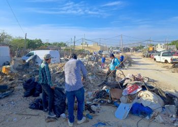 SERVICIOS PÚBLICOS Y HABITANTES DE LA COLONIA REAL UNIDAD PARTICIPAN EN JORNADA DE LIMPIEZA