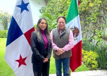 BOMBEROS DE SAN JOSÉ DEL CABO CELEBRAN CON ASCENSOS, GRADUACIONES Y DONACIÓN DE CAMION CISTERNA