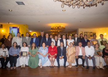 CELEBRAN 30 ANIVERSARIO DE LA EXTENSIÓN  ACADÉMICA UABCS GUERRERO NEGRO CON  HOMENAJE A PERSONAS FUNDADORAS