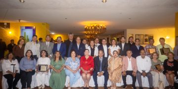 CELEBRAN 30 ANIVERSARIO DE LA EXTENSIÓN  ACADÉMICA UABCS GUERRERO NEGRO CON  HOMENAJE A PERSONAS FUNDADORAS