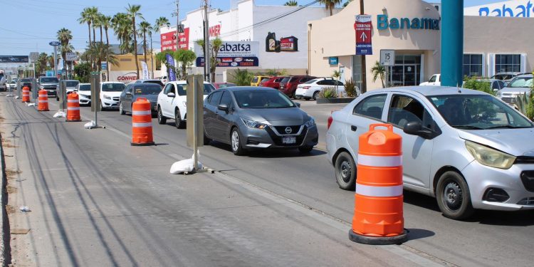 EXHORTA UNIVERSIDAD MUNDIAL A LA COMUNIDAD ESTUDIANTIL A TOMAR PRECAUCIONES ANTE LAS OBRAS DE LA CALLE MARIANO ABASOLO