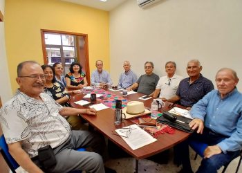 UABCS ABRE CAMINO PARA QUE PASANTES DE LAS  PRIMERAS GENERACIONES CONCLUYAN SU TITULACIÓN