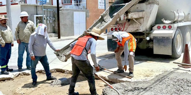 CON EL PROGRAMA CAZABACHES SE ATIENDEN AFECTACIONES EN VIALIDADES DE LOS CABOS