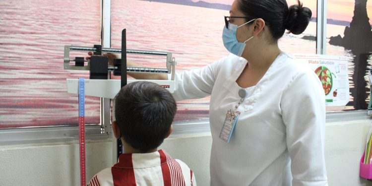 ALERTA IMSS BAJA CALIFORNIA SUR SOBRE NO EXCEDERSE EN PESO DE MOCHILAS ESCOLARES