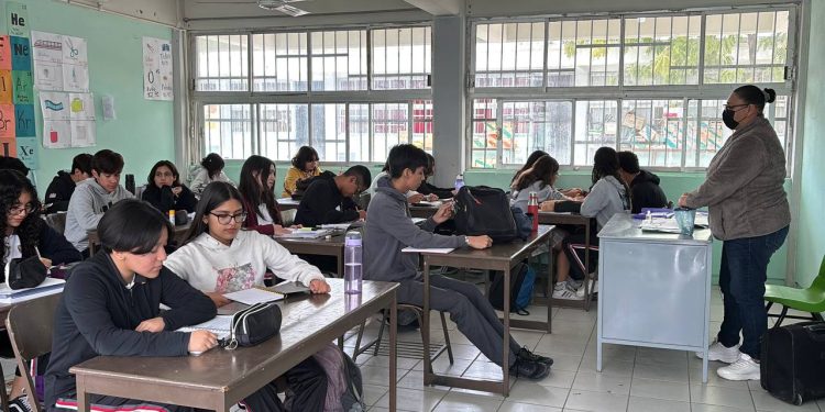 EGRESAN MÁS DE 13 MIL ESTUDIANTES DE SECUNDARIA EN EL CICLO 2024-2025
