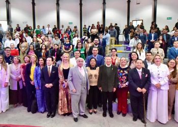 ANUNCIAN CARAVANAS DE SALUD Y MEJORAS EDUCATIVAS TRAS REUNIÓN EN PALACIO NACIONAL