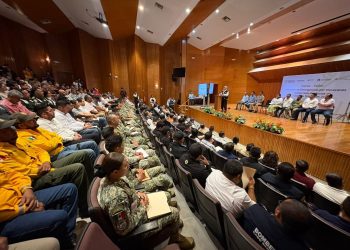 ANUNCIAN CARAVANAS DE SALUD Y MEJORAS EDUCATIVAS TRAS REUNIÓN EN PALACIO NACIONAL