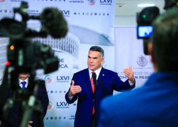 DENUNCIA ALEJANDRO MORENO A NICOLÁS MADURO ANTE LA FGR