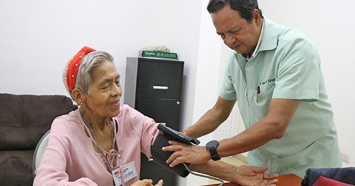 RECONOCE CASTRO COSIÓ EL TRABAJO DEL ICATEBCS EN BENEFICIO DE LA POBLACIÓN SUDCALIFORNIANA