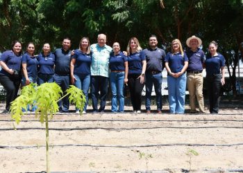 RECONOCE CASTRO COSIÓ EL TRABAJO DEL ICATEBCS EN BENEFICIO DE LA POBLACIÓN SUDCALIFORNIANA