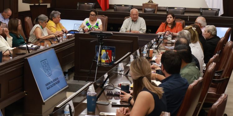 GOBERNADOR VCC ENCABEZA REUNIÓN DE EVALUACIÓN TRAS EL PASO DEL HURACÁN “LORENA “