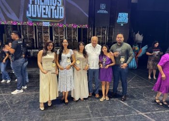 RECONOCE GOBERNADOR CASTRO COSIÓ EL TALENTO DE LA JUVENTUD SUDCALIFORNIANA EN LOS “ PREMIOS JUVENTUD 2025”