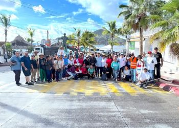 GOBIERNO DE LOS CABOS REFUERZA LIMPIEZA EN PLAYA EL MÉDANO CON SEGUNDA JORNADA TRAS HURACÁN “LORENA”