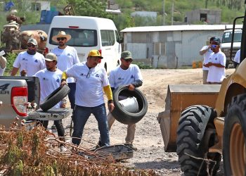 ENTREGA INVI MATERIALES DE AUTOCONSTRUCCIÓN A FAMILIAS AFECTADAS CON LLUVIAS EN MULEGÉ