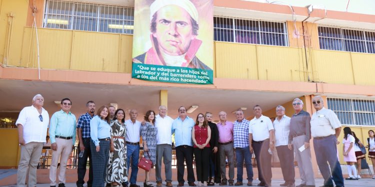 BENEMÉRITA SECUNDARIA MORELOS EJEMPLO DE TRABAJO Y COMPROMISO: VÍCTOR CASTRO