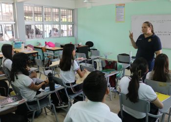 ENTREGA INVI MATERIALES DE AUTOCONSTRUCCIÓN A FAMILIAS AFECTADAS CON LLUVIAS EN MULEGÉ