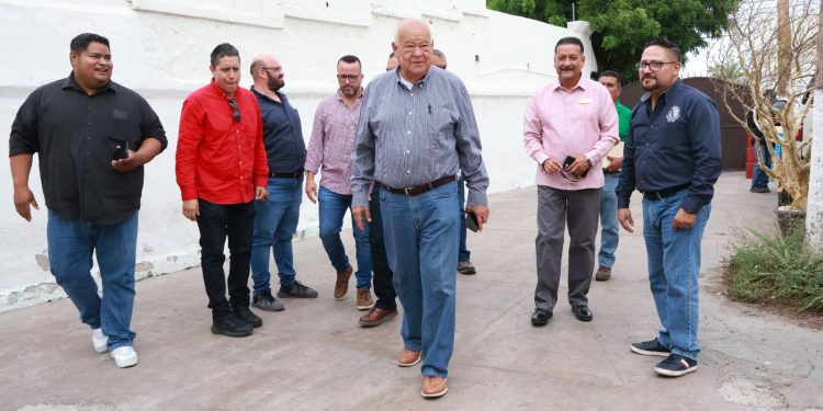 RECONOCE CASTRO COSIÓ LA LABOR DE TRABAJADORES DEL GOBIERNO DEL ESTADO EN BENEFICIO DE LA SOCIEDAD SUDCALIFORNIANA