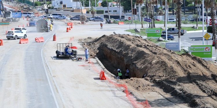       PIDEN TOMAR PRECAUCIONES ANTE PERMANENTES CAMBIOS DE SENTIDO VIAL EN GLORIETA DE FONATUR