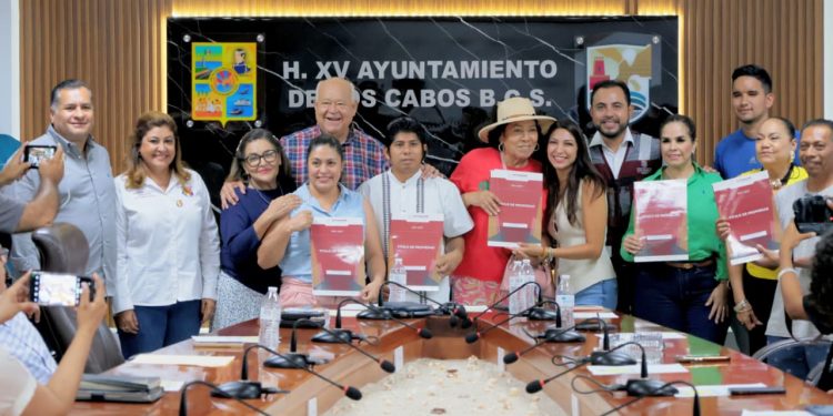    ENTREGAN SEDIF Y DIF LOS CABOS 60 APOYOS A TRAVÉS DEL PROGRAMA “PENSIONES HUMANITARIAS”