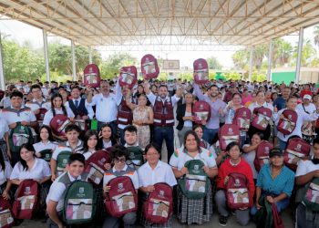       AYUNTAMIENTO DE LOS CABOS HA BENEFICIADO A MÁS DE 15 MIL ESTUDIANTES A TRAVÉS DEL PROGRAMA “ÚTILES CON CAMBIO”