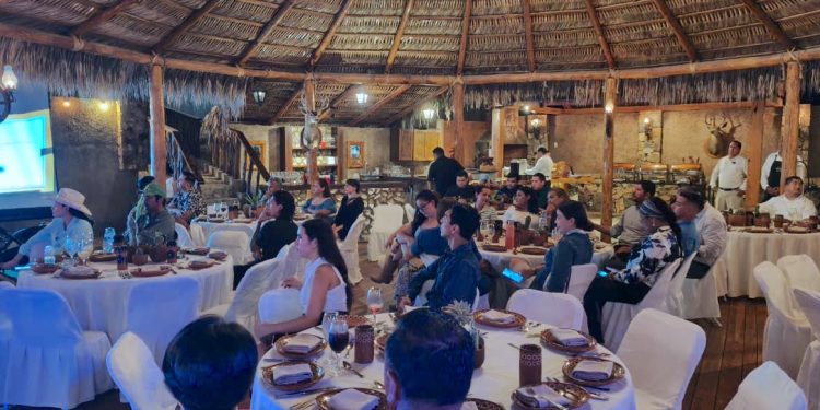       RECORRE CHRISTIAN AGÚNDEZ OBRA EN PROCESO DEL CRIT LOS CABOS; EN OCTUBRE SE REALIZARÁ ENTREGA DEL PROYECTO