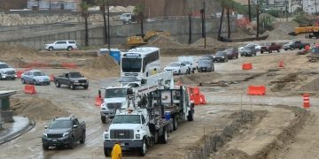 QUEDA RESTABLECIDO EL PASO POR ZONA DE CONSTRUCCIÓN DE PASO A DESNIVEL EN GLORIETA DE FONATUR