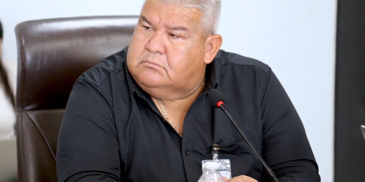 UNEN ESFUERZOS AYUNTAMIENTO DE LOS CABOS Y CIUDADANÍA PARA LIMPIAR PLAYA EL MÉDANO TRAS HURACÁN “ LORENA “