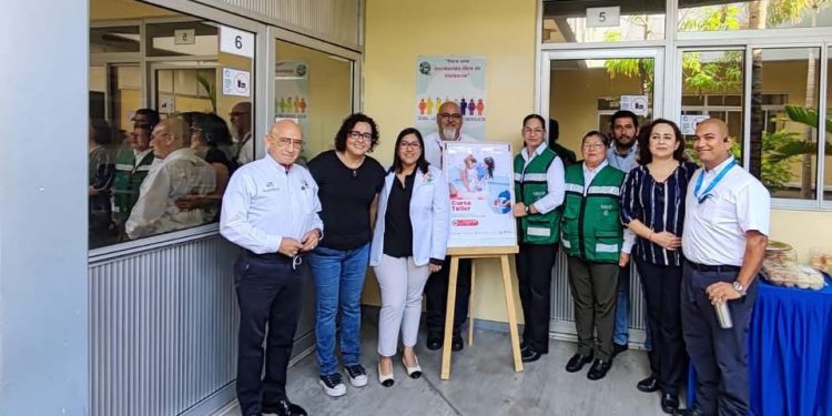 IMPARTEN CURSO-TALLER EN LA UABCS SOBRE RESPONDIENTES EN PRIMEROS AUXILIOS