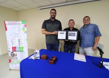 CANCELAN TIMBRE POSTAL CONMEMORATIVO AL 50  NIVERSARIO DE DON JOSÉ SULAIMÁN EN LA  PRESIDENCIA DEL CONSEJO MUNDIAL DE BOXEO