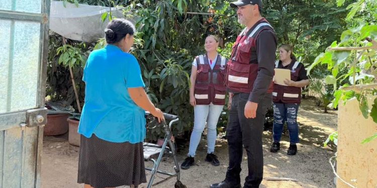 ACERCAN APOYOS ALIMENTARIOS Y ATENCIÓN CIUDADANA A FAMILIAS DE MIRAFLORES