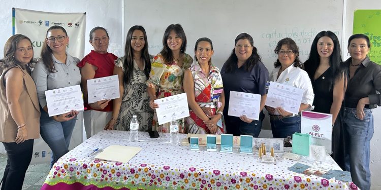 SELENE SARAHÍ PÉREZ TÉLLEZ ES LA REYNA DE LAS FIESTAS PATRIAS 2025 EN SJC