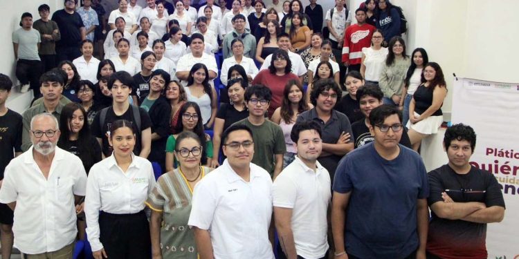SEDIF E ISMUJERES IMPARTEN PLÁTICA A ESTUDIANTES DE LA UABCS EN EL MARCO DE LA CRUZADA ESTATAL CONTRA LAS VIOLENCIAS DE GÉNERO