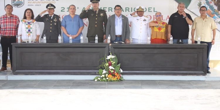CELEBRAN EN SAN JOSÉ DEL CABO DESFILE CÍVICO -MILITAR POR EL 215 ANIVERSARIO DE LA INDEPENDENCIA DE MEXICO