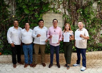 FACILITAN VINCULACIÓN LABORAL A ESTUDIANTES UNIVERSITARIOS DEL CECYTE TODOS SANTOS