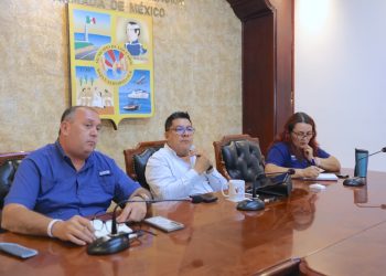 ENTREGA ALCALDE CHRISTIAN AGÚNDEZ APOYOS ECONÓMICOS A 15 FAMILIAS DE LOS CABOS