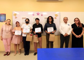 RECONOCEN A GANADORES Y GANADORAS DEL PREMIO UNIVERSITARIO DE POESÍA, CUENTO Y ENSAYO UABCS 2025