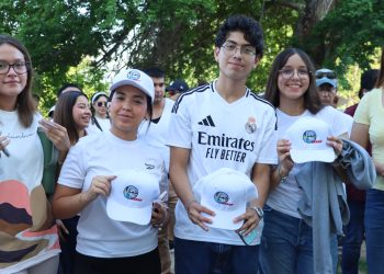 REALIZAN EN LA UABCS CAMINATA UNIVERSITARIA POR LA PAZ