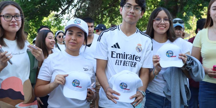REALIZAN EN LA UABCS CAMINATA UNIVERSITARIA POR LA PAZ