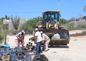 CEREMONIA CÍVICA EN CABO SAN LUCAS DESTACA PARTICIPACION ESCOLAR Y LOGROS EN JORNADA DE LIMPIEZA
