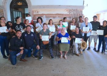 BENEFICIA AYUNTAMIENTO DE LOS CABOS A 20 FAMILIAS CON APOYOS ECONÓMICOS